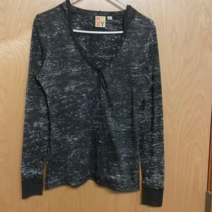 Vintage ROXY long sleeved shirt. Heathered charcoal and white color. Worn twice.